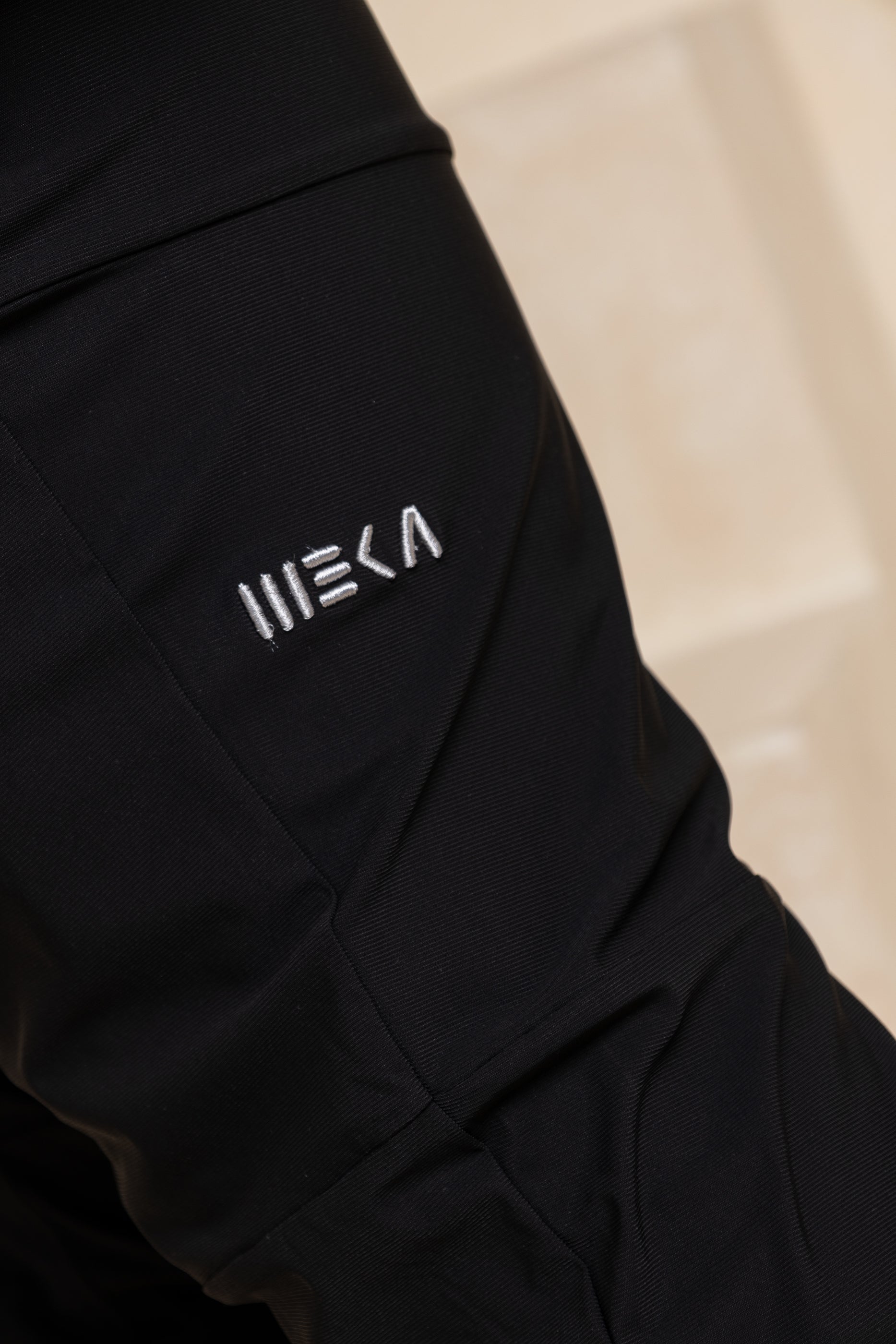 SUDADERA LICRADA NEGRA