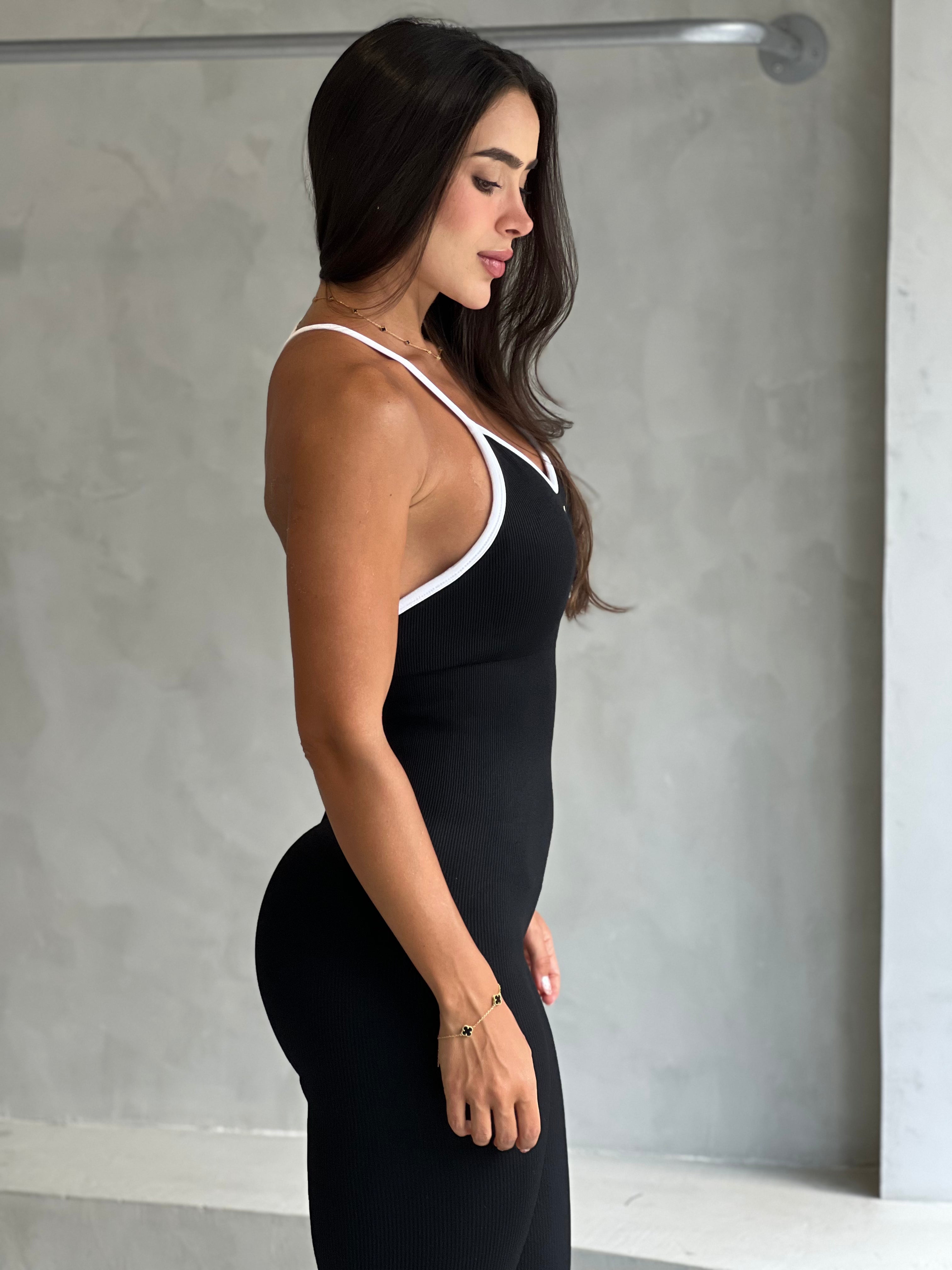 ENTERIZO SPANDEX BORDE BLANCO