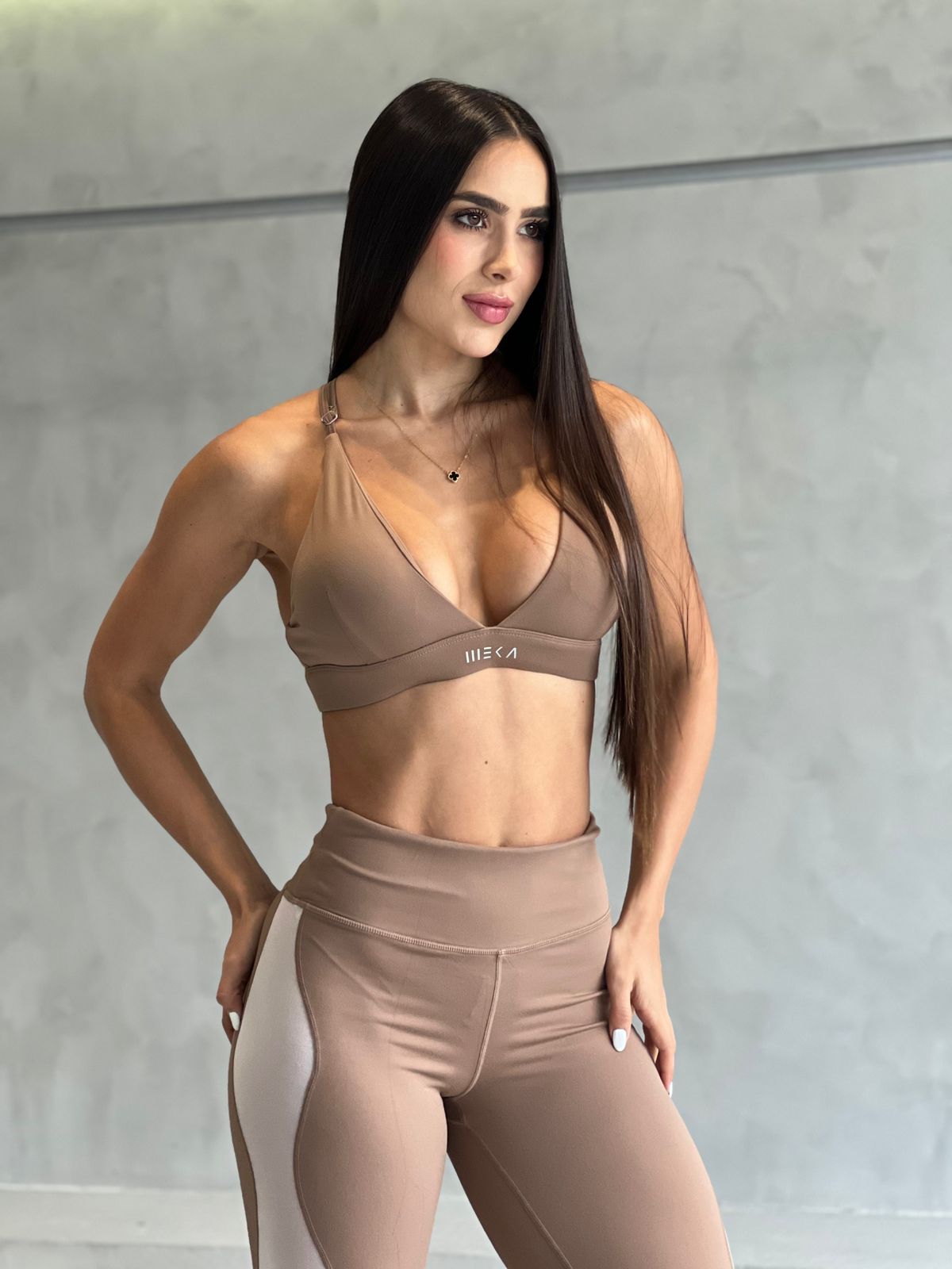 SET TOP TRIANGULO Y LEGGINS TRANSPARENCIA