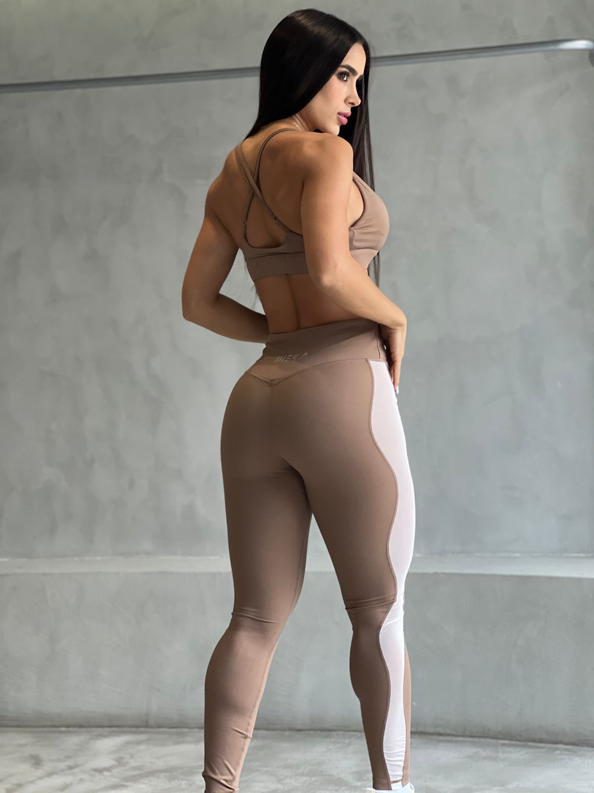 SET TOP TRIANGULO Y LEGGINS TRANSPARENCIA