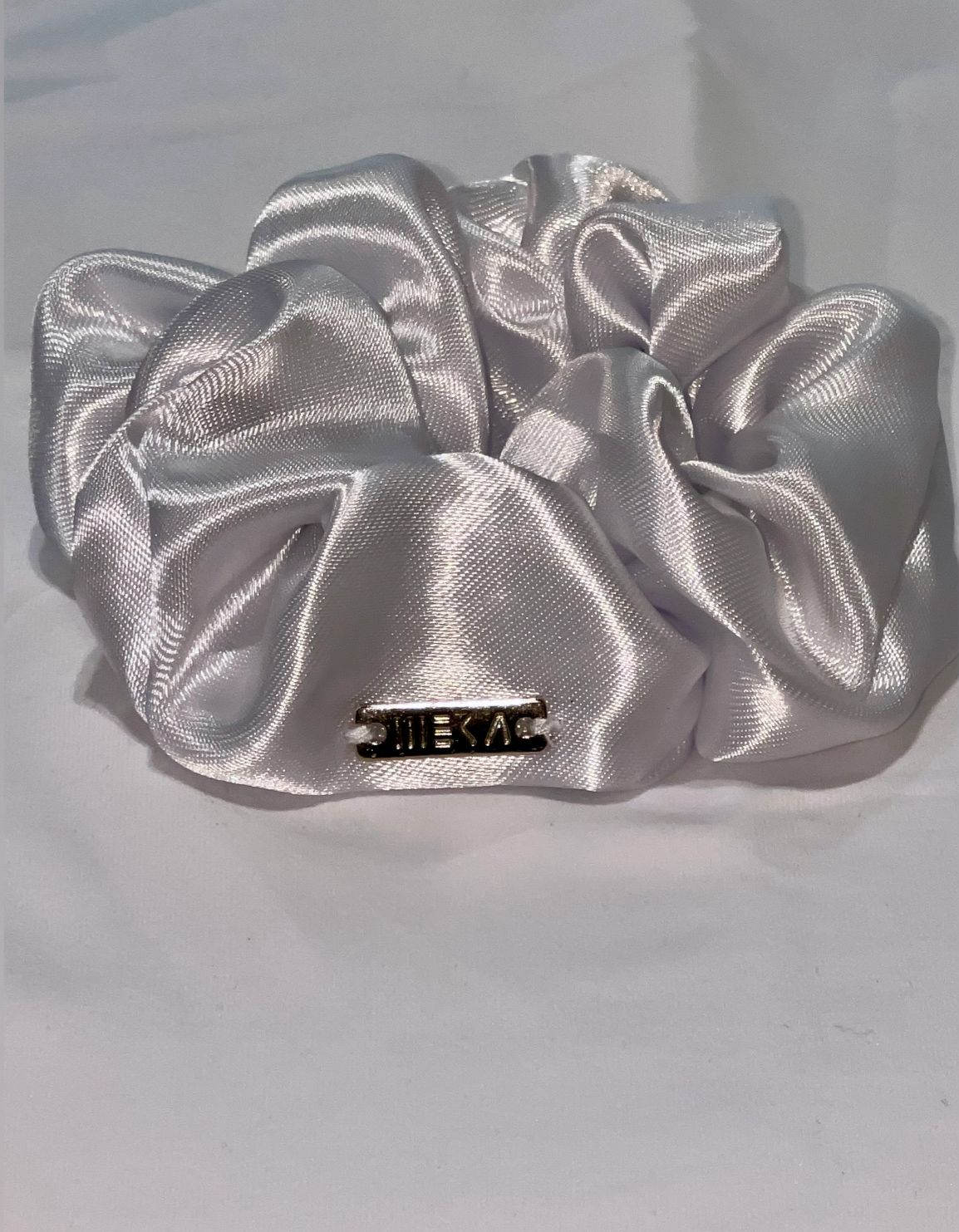 MOÑO SATIN